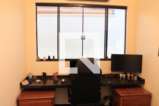 Casa à venda com 3 quartos, 190m² em Feliz, Goiânia