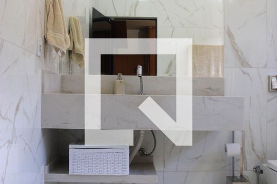 Casa à venda com 3 quartos, 190m² em Feliz, Goiânia