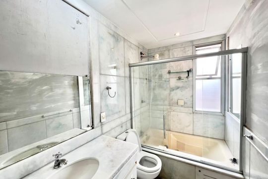 Suíte - Banheiro de apartamento para alugar com 3 quartos, 170m² em Grajaú, Belo Horizonte
