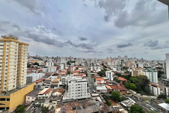 Vista  de apartamento para alugar com 3 quartos, 170m² em Grajaú, Belo Horizonte