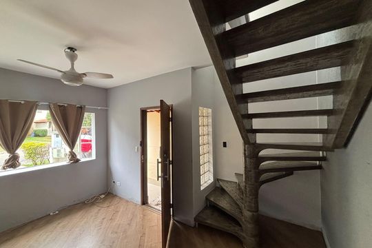 Casa de Condomínio para alugar com 2 quartos, 65m² em Bairro do Maranhao, Cotia
