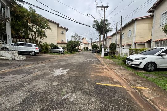 Casa de Condomínio para alugar com 2 quartos, 65m² em Bairro do Maranhao, Cotia