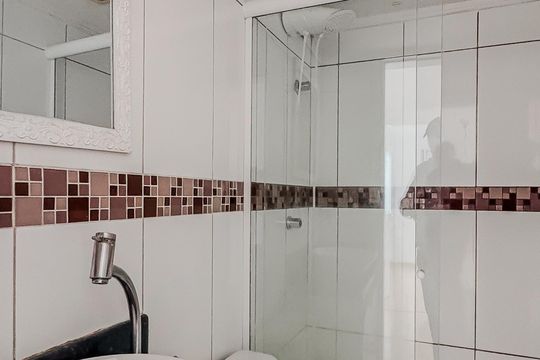 Banheiro de apartamento para alugar com 2 quartos, 41m² em Vila Ré, São Paulo