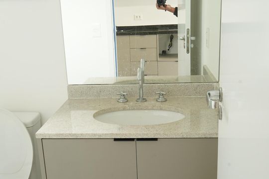 Banheiro de apartamento para alugar com 1 quarto, 27m² em Vila Matilde, São Paulo