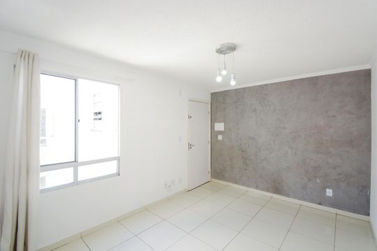 Sala  de apartamento para alugar com 2 quartos, 46m² em Vila Alzira, Guarulhos