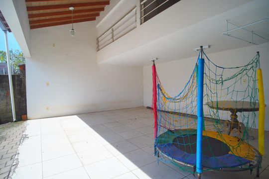 Área externa de casa para alugar com 3 quartos, 180m² em Feitoria, São Leopoldo