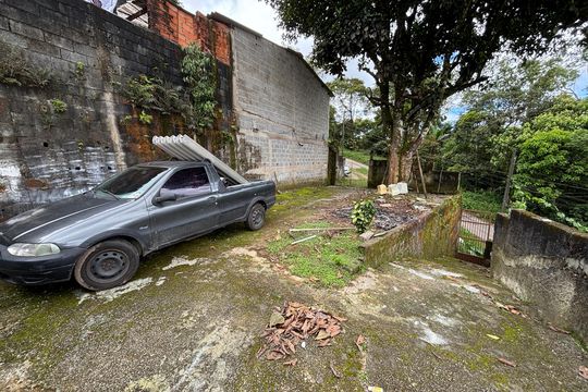 Garagem de casa à venda com 3 quartos, 300m² em Pilar Velho, Ribeirão Pires