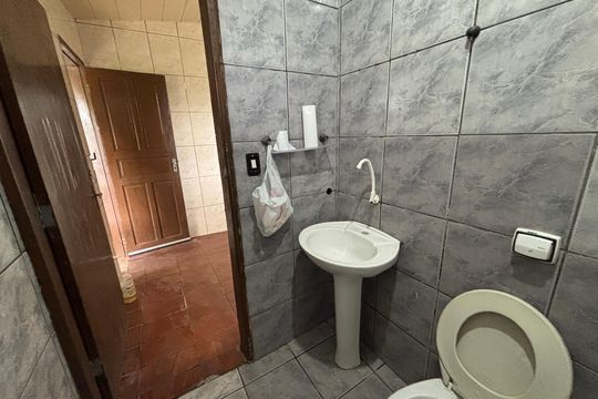 Banheiro de casa à venda com 3 quartos, 300m² em Pilar Velho, Ribeirão Pires