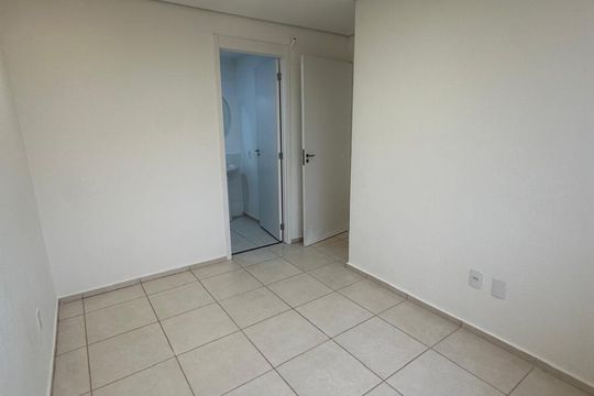 Quarto 2 de apartamento para alugar com 2 quartos, 75m² em Ceilândia Norte, Brasília