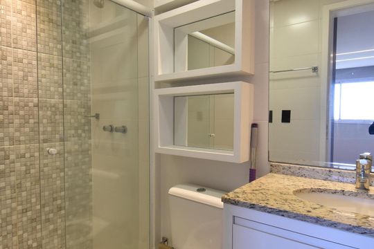 Banheiro da Suíte de apartamento para alugar com 2 quartos, 62m² em Fanny, Curitiba