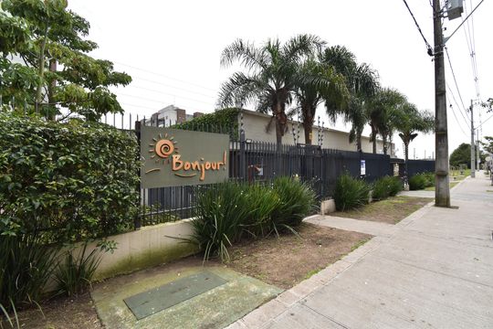 Fachada do condomínio de apartamento para alugar com 2 quartos, 62m² em Fanny, Curitiba