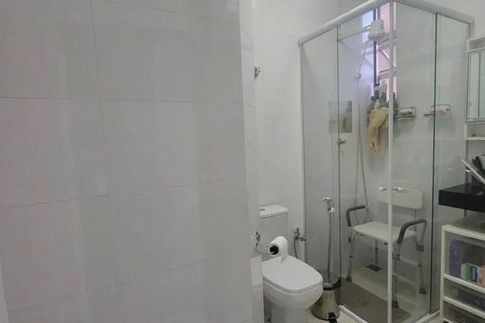 banheiro 1 de apartamento à venda com 2 quartos, 75m² em Centro, Belo Horizonte