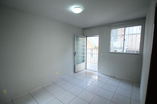 Sala de apartamento para alugar com 2 quartos, 50m² em Solar do Barreiro, Belo Horizonte