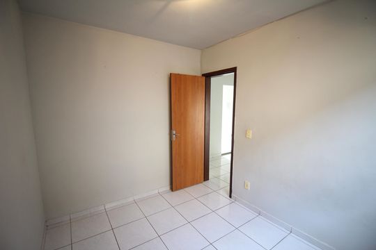 Quarto 1 de apartamento para alugar com 2 quartos, 50m² em Solar do Barreiro, Belo Horizonte