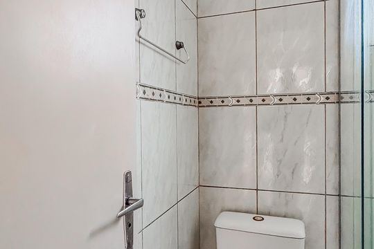 Banheiro  de apartamento para alugar com 2 quartos, 48m² em Cangaiba, São Paulo