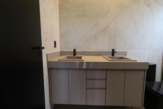 Banheiro da Suíte 3 de casa de condomínio para alugar com 6 quartos, 343m² em Residencial E Empresarial Alphaville, Ribeirão Preto