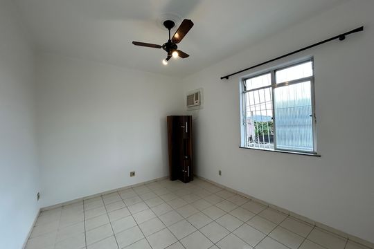 Quarto 2 de casa para alugar com 2 quartos, 79m² em Del Castilho, Rio de Janeiro