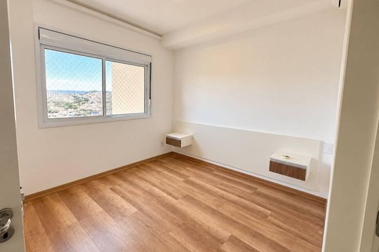Quarto de apartamento para alugar com 2 quartos, 68m² em Jardim Flor da Montanha, Guarulhos