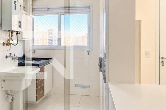 Área de serviço de apartamento para alugar com 2 quartos, 68m² em Jardim Flor da Montanha, Guarulhos