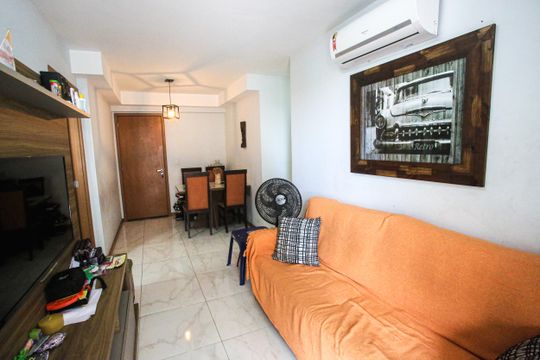 Sala de apartamento à venda com 2 quartos, 60m² em Taquara, Rio de Janeiro