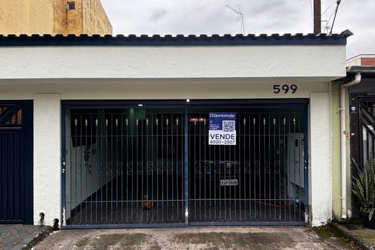 Fachada de casa à venda com 3 quartos, 200m² em Vila Pires, Santo André