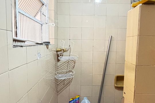 Porão - Banheiro de casa à venda com 3 quartos, 200m² em Vila Pires, Santo André