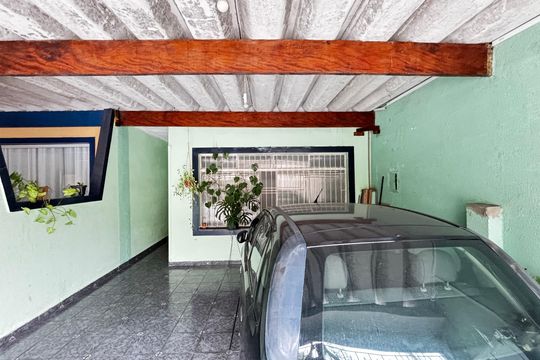 Garagem de casa à venda com 3 quartos, 200m² em Vila Pires, Santo André