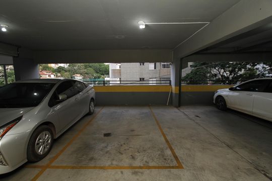 Garagem de apartamento para alugar com 2 quartos, 53m² em Grajaú, Belo Horizonte