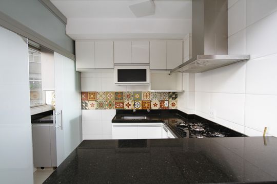 Cozinha de apartamento para alugar com 2 quartos, 53m² em Grajaú, Belo Horizonte