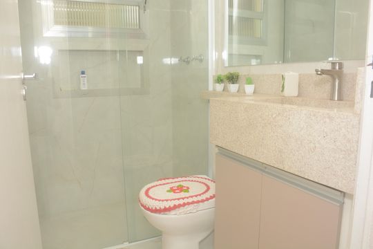 Banheiro de apartamento à venda com 2 quartos, 49m² em Vila Bancaria, São Paulo