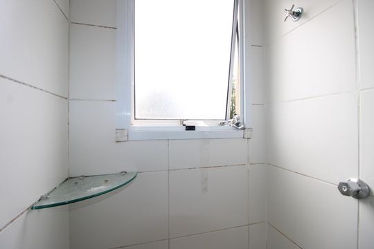 Banheiro de apartamento para alugar com 2 quartos, 38m² em Colônia (zona Leste), São Paulo