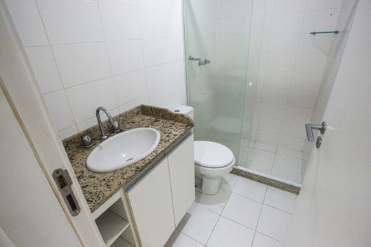 Banheiro Social de apartamento para alugar com 2 quartos, 60m² em Freguesia (jacarepaguá), Rio de Janeiro