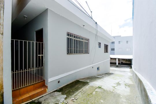 Quintal de casa para alugar com 2 quartos, 160m² em Jardim Aida, Guarulhos