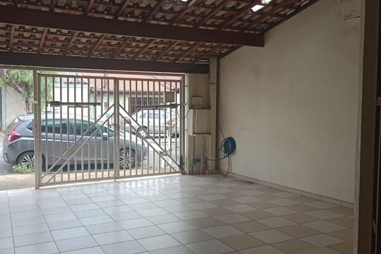 Garagem de casa à venda com 3 quartos, 135m² em Parque Bandeirantes I (Nova Veneza), Sumaré