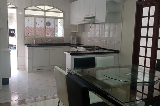 Cozinha de casa à venda com 3 quartos, 135m² em Parque Bandeirantes I (Nova Veneza), Sumaré