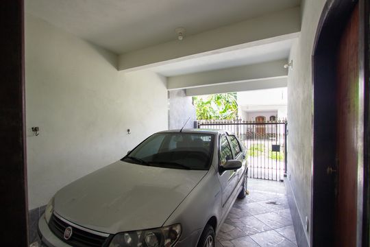 Quintal de casa de condomínio para alugar com 3 quartos, 200m² em Galo Branco, São Gonçalo