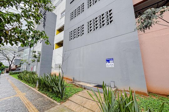 Fachada com Placa de apartamento para alugar com 2 quartos, 44m² em Vila Centenario, São Paulo