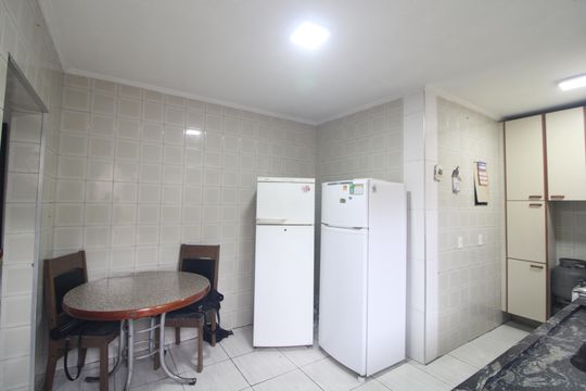 Cozinha de casa para alugar com 3 quartos, 360m² em Jardim Primavera, São Paulo