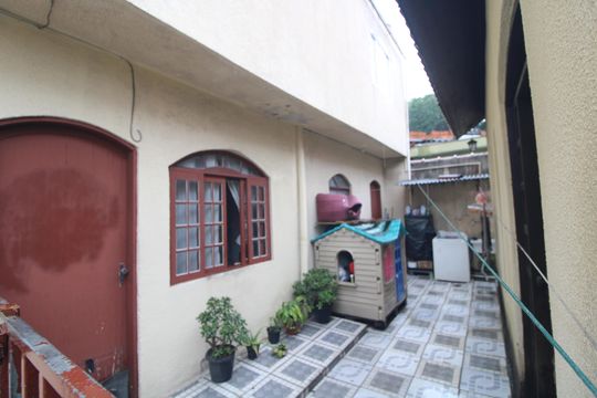 Fundos da casa de casa para alugar com 3 quartos, 360m² em Jardim Primavera, São Paulo