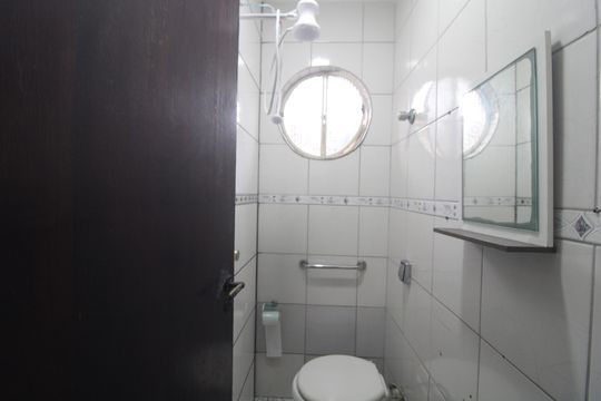 Lavabo de casa para alugar com 3 quartos, 360m² em Jardim Primavera, São Paulo