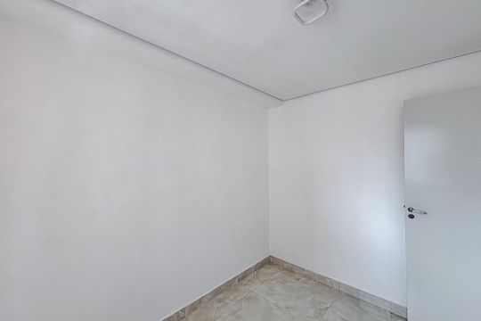Quarto 1 de apartamento para alugar com 2 quartos, 34m² em Vila California, São Paulo