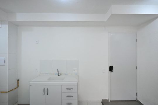 Cozinha de apartamento à venda com 2 quartos, 35m² em Vila Suzana, São Paulo