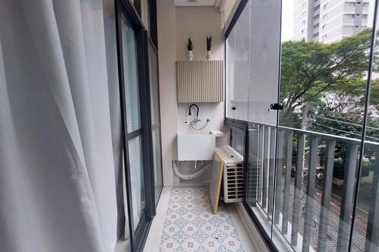 Varanda Suíte de apartamento para alugar com 2 quartos, 45m² em Santo Amaro, São Paulo