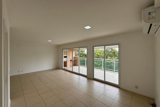Sala de apartamento para alugar com 3 quartos, 158m² em Barra da Tijuca, Rio de Janeiro