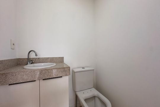 Lavabo de apartamento para alugar com 3 quartos, 158m² em Barra da Tijuca, Rio de Janeiro