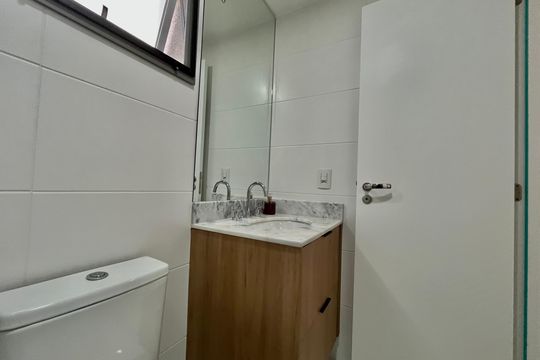 Banheiro de kitnet/studio à venda com 1 quarto, 27m² em Vila Clementino, São Paulo