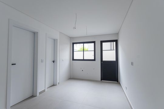 Apartamento à venda com 1 quarto, 45m² em Capão da Imbuia, Pinhais