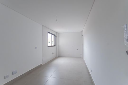 Sala / Cozinha de apartamento à venda com 1 quarto, 57m² em Capão da Imbuia, Pinhais