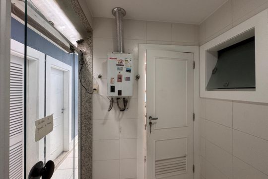 Área de Serviço de casa de condomínio para alugar com 5 quartos, 550m² em Barra da Tijuca, Rio de Janeiro