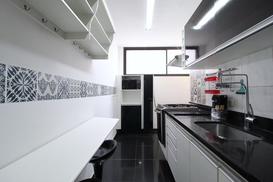 Cozinha e Área de Serviço de apartamento para alugar com 2 quartos, 60m² em Vila Olímpia, São Paulo